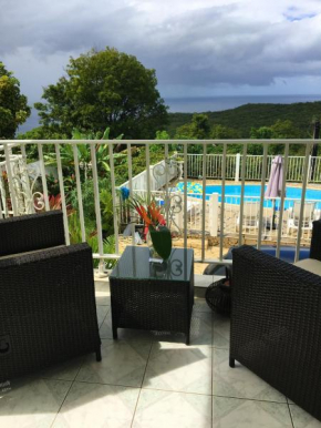 Appartement Vue Mer à Deshaies - 70m² avec Piscine
